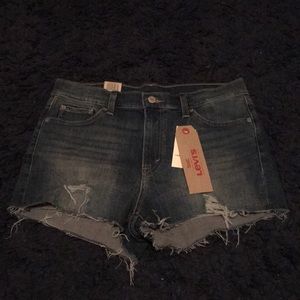 Levi High Rise Short